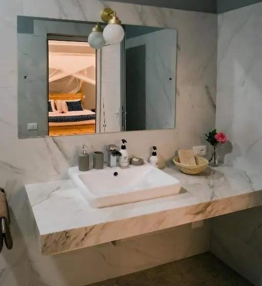 Executive-sviitti, Domiya Estate Ltd