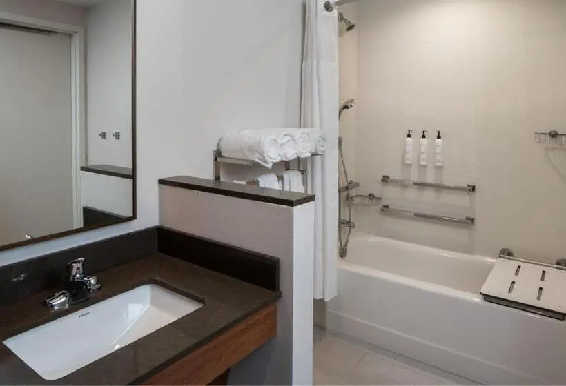 ２ダブルベッドのスタンダードルーム, Fairfield By Marriott Inn & Suites Huntsville Redstone Gateway