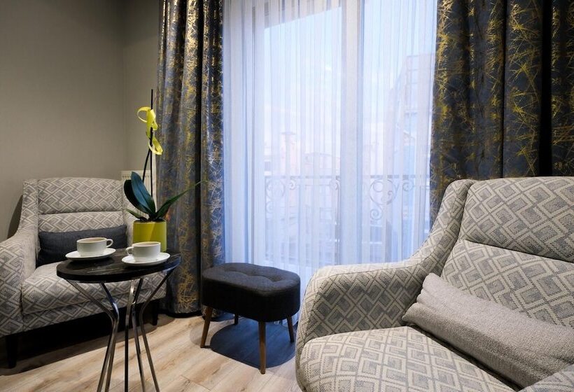 سوییت خانوادگی, Golden Stone Hotel İstanbul