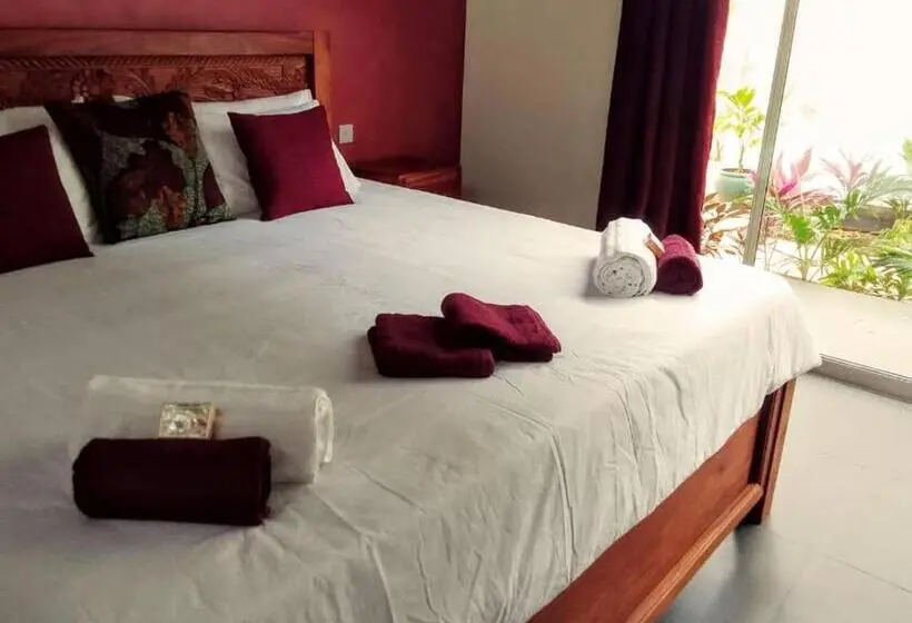 Deluxe-huone, Matumaini Guest House