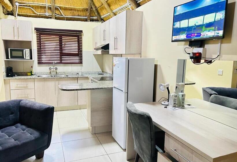 חדר סופריור עם מיטת קינג, The Galaxy Forest Lodge