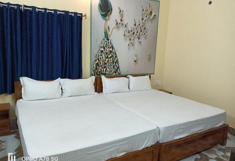 Standard Quadruple Room, Titili Plaza