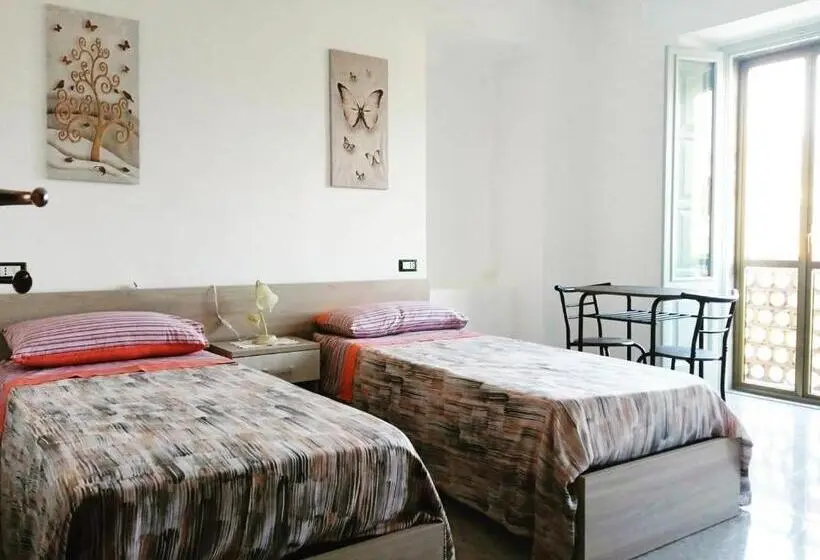 トリプルクラシックルーム, I 3 Falchi Bed & Breakfast