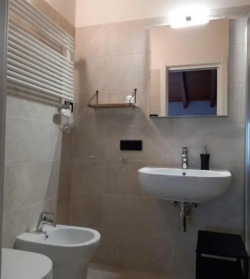 Standard Kolmen Hengen Huone, La Collinetta B&b