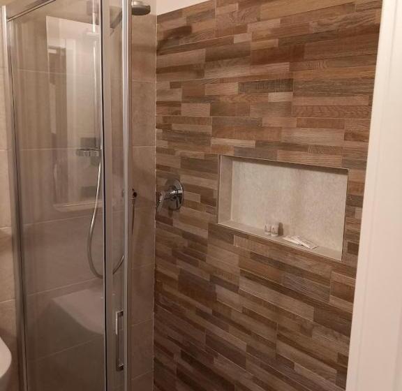 스탠다드 트리플 룸, La Collinetta B&b