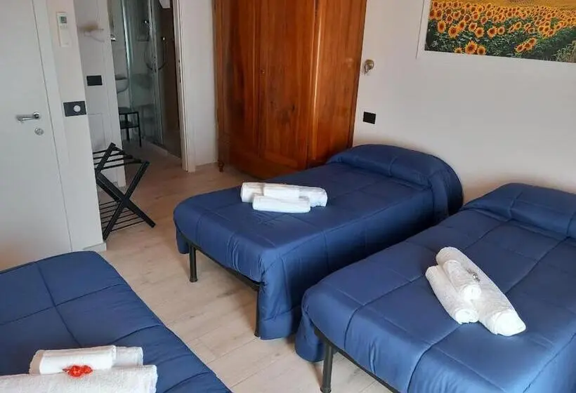 Standard Kolmen Hengen Huone, La Collinetta B&b