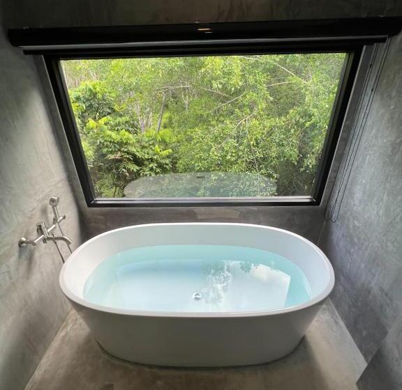 四人豪华间, Luancharoen Home Resort Phuket