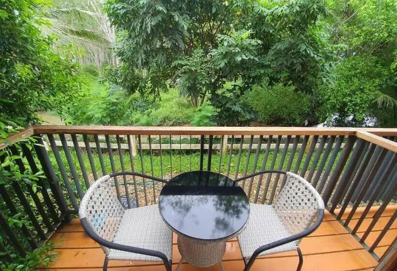 デラックスの４人部屋, Luancharoen Home Resort Phuket