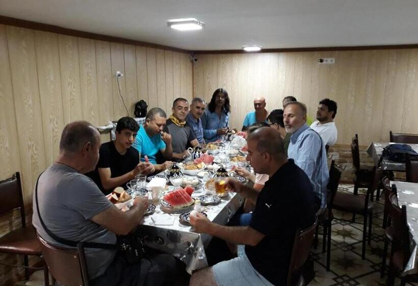 Klassiskt Fyrbäddsrum, Hello Hostel