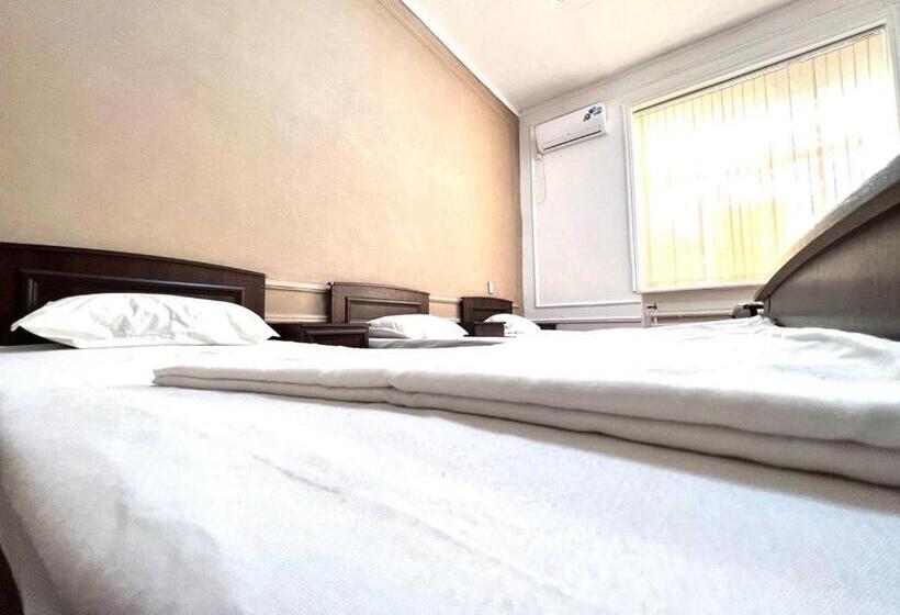 Klassiskt Fyrbäddsrum, Hello Hostel