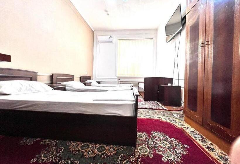 חדר קלאסי לארבעה, Hello Hostel