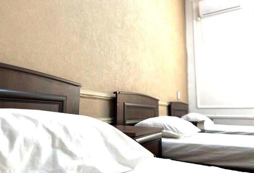 Klassiskt Fyrbäddsrum, Hello Hostel