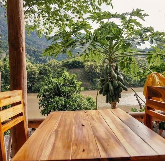 带大床的标准间, Meexok River View