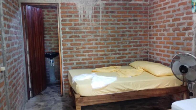 Номер Стандарт Трехместный, Playa Peru Guest House