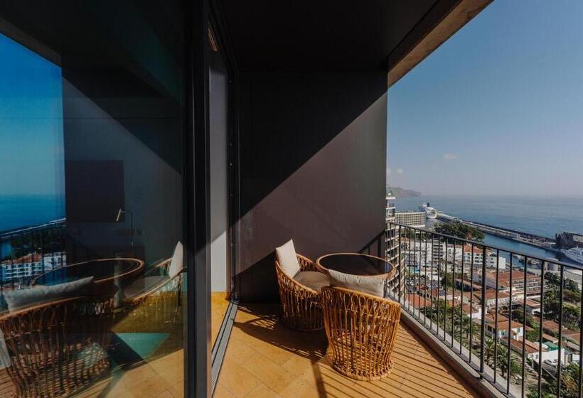 Номер Deluxe, The Reserve, The Leading Hotels of The World Savoy Signature