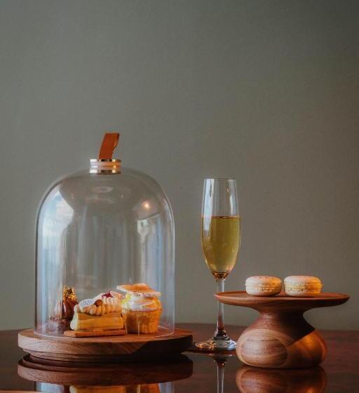 Люкс Повышенной Комфортности, The Reserve, The Leading Hotels of The World Savoy Signature