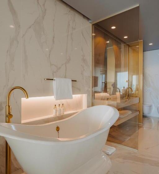 Люкс Повышенной Комфортности, The Reserve, The Leading Hotels of The World Savoy Signature