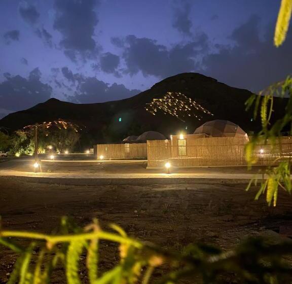 マウンテンビュースイート, منتجع جلامبنغ   Glamping Resort