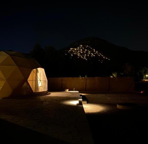 マウンテンビュースイート, منتجع جلامبنغ   Glamping Resort