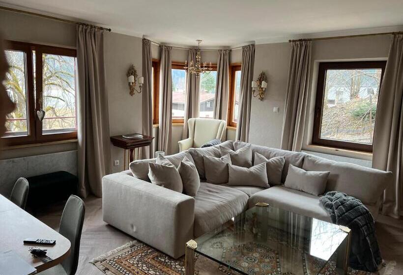 1 Bedroom Apartment Lake View, Ferienapartment Residenz Weisses Rössl Am See