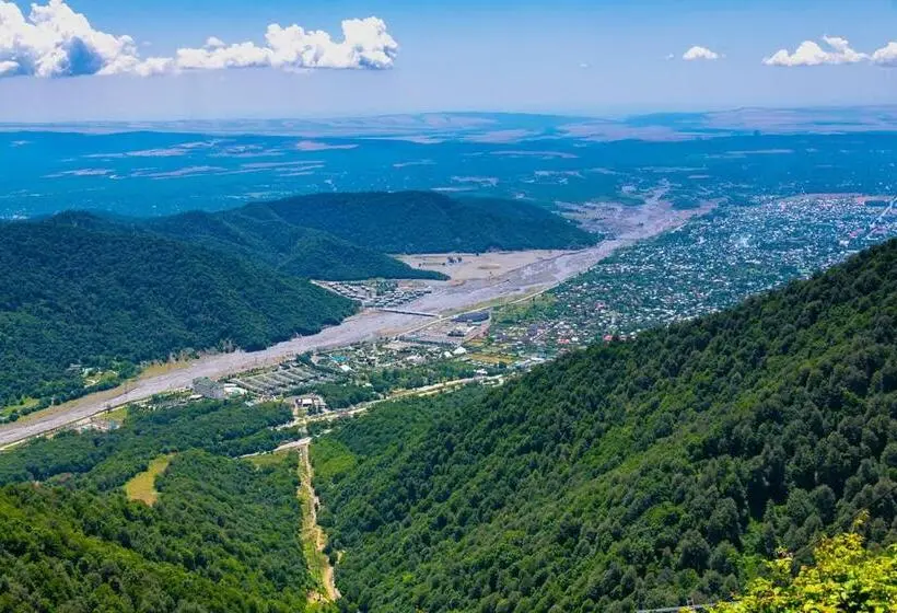 تختخواب در اتاق مشترک, Gabala Garden Hostel