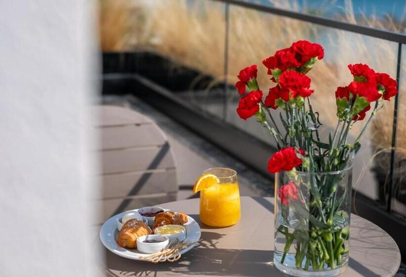 סוויטת ג'וניור נוף לים, Great White