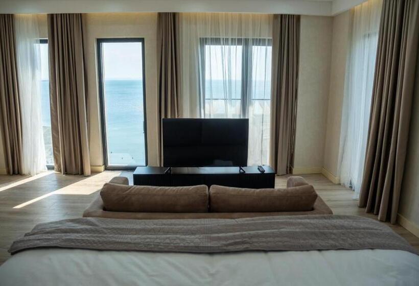 סוויטת סופריור נוף לים, Great White