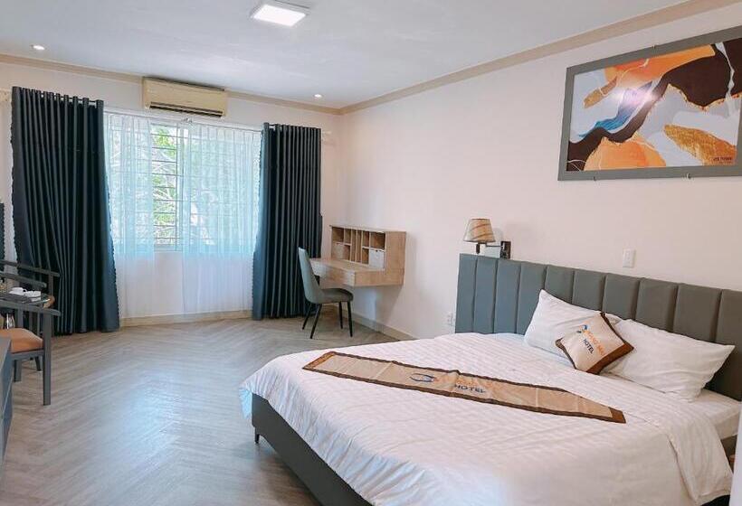 اتاق استاندارد با چشمانداز استخر, Khách Sạn Hoàng Mai Dung Quất