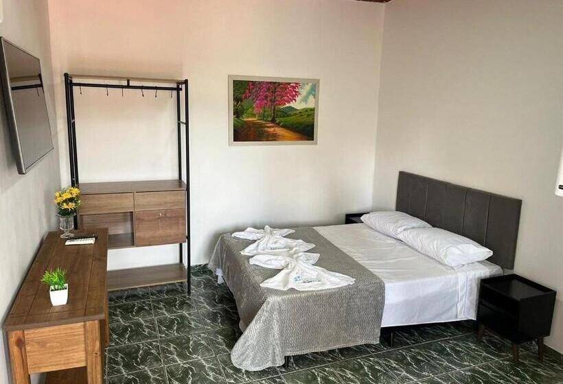 جناح, & Pousada    Luziânia