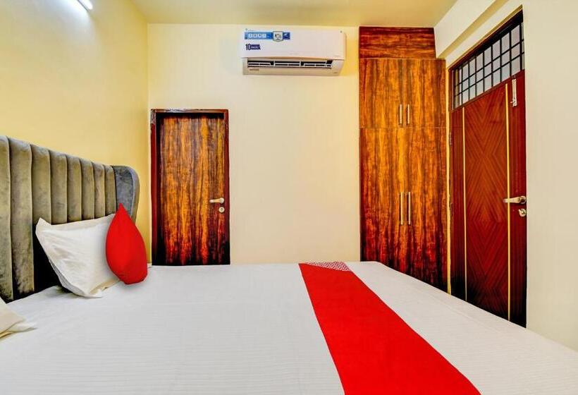 Трехместный Номер Классика, Oyo Flagship Hotel White Hut