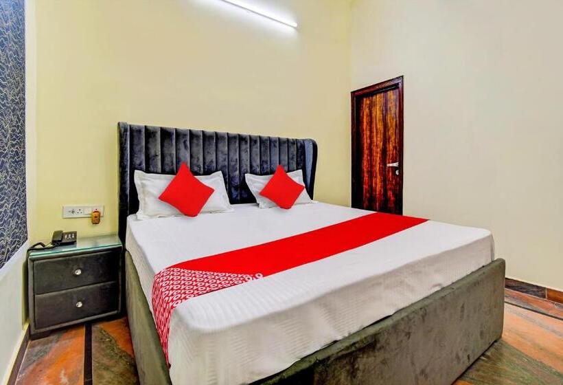 غرفة كلاسيكية ثلاثية, Oyo Flagship Hotel White Hut