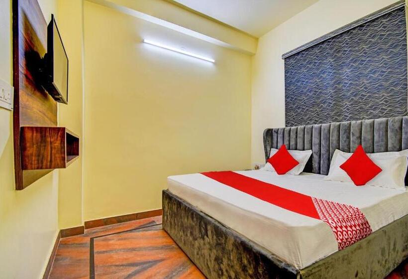 غرفة كلاسيكية ثلاثية, Oyo Flagship Hotel White Hut