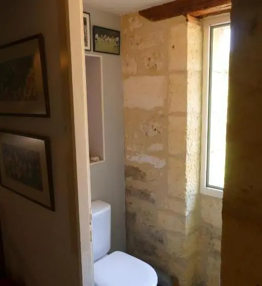 スタンダードルーム, 1 Rue Pasquet   A Double Room In The Main House