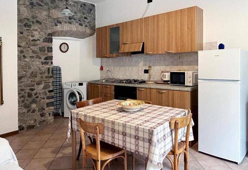 דירת חדר, Barzio Village Hideaway