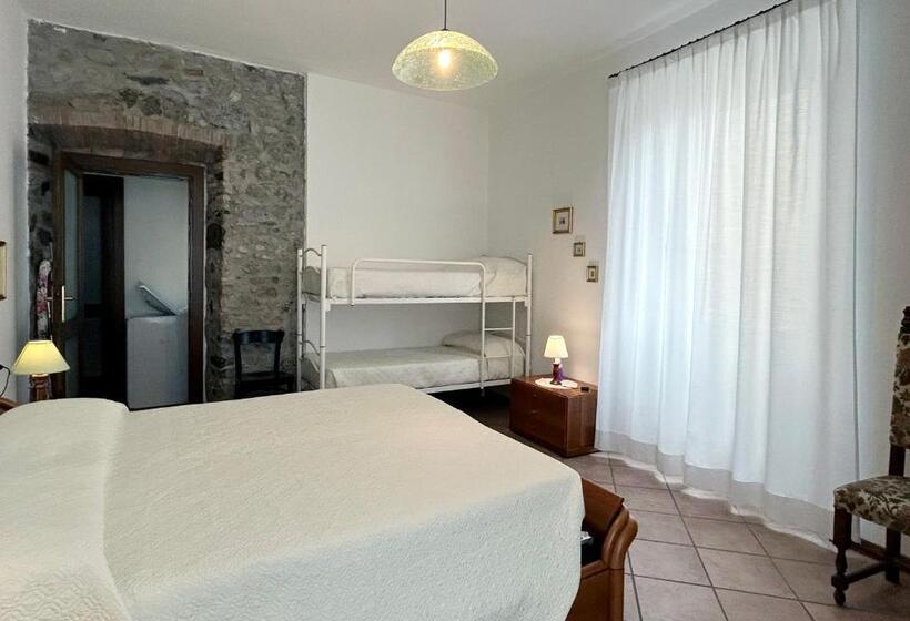 דירת חדר, Barzio Village Hideaway