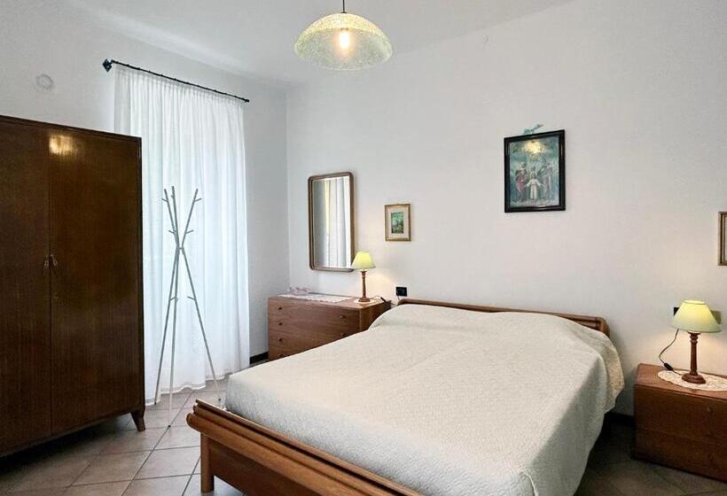 דירת חדר, Barzio Village Hideaway