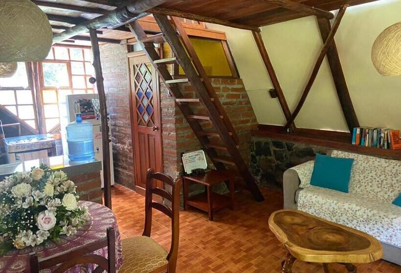 کلبه ییلاقی, The Lookout Hideaway Cabin