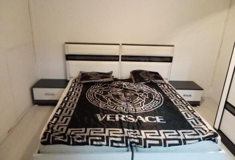 اتاق لوکس, Skopje Motel