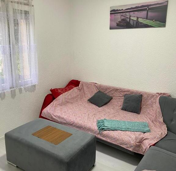 اتاق اکونومی, Skopje Motel