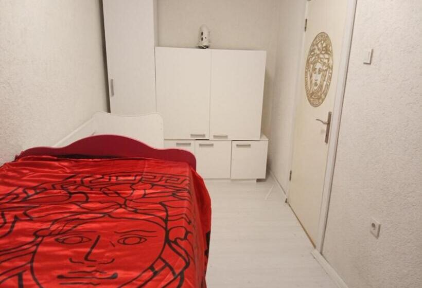 اتاق اکونومی یک تخته, Skopje Motel