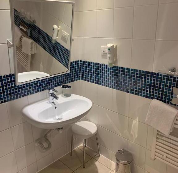 חדר סטנדרט מותאם לאדם עם מוגבלויות, The Bergamo West Motel