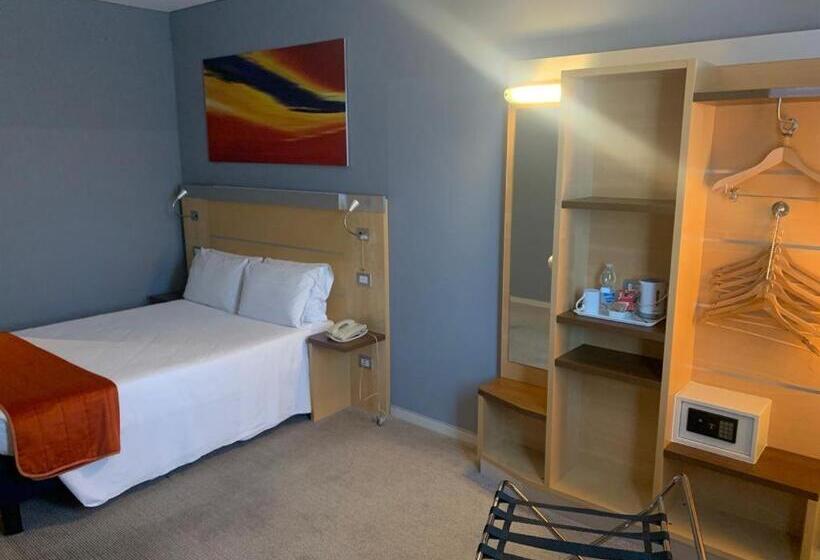 חדר סטנדרט מותאם לאדם עם מוגבלויות, The Bergamo West Motel