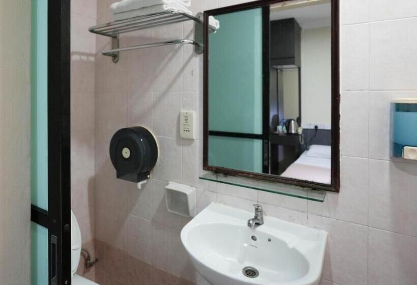 اتاق سوپریور, Amrise Hotel, Check In At 10pm, Check Out At 9am