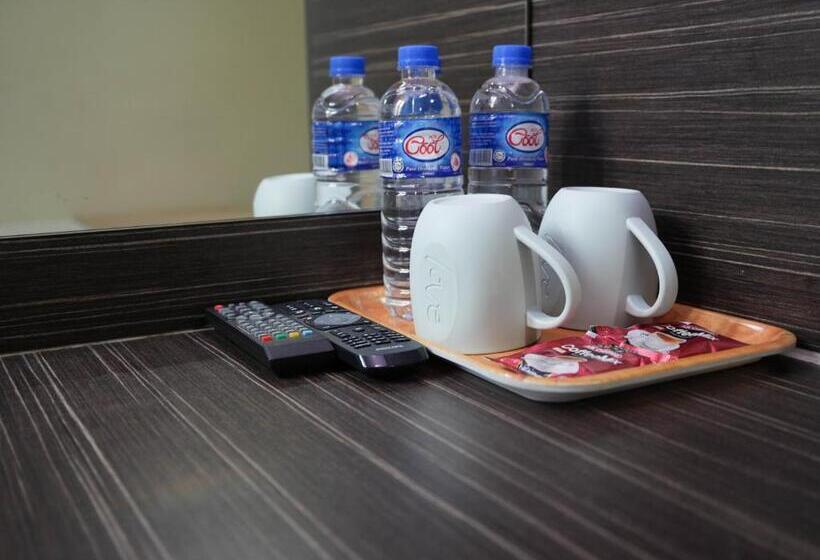 اتاق لوکس, Amrise Hotel, Check In At 10pm, Check Out At 9am