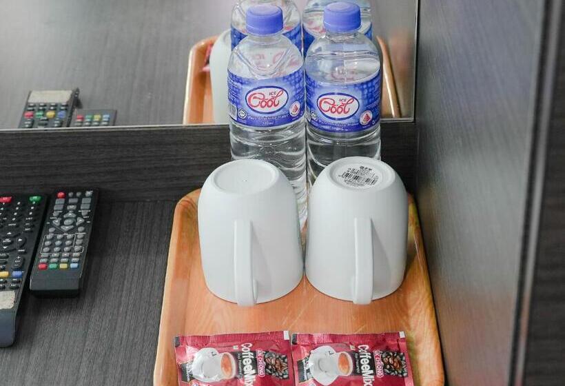 اتاق لوکس, Amrise Hotel, Check In At 10pm, Check Out At 9am