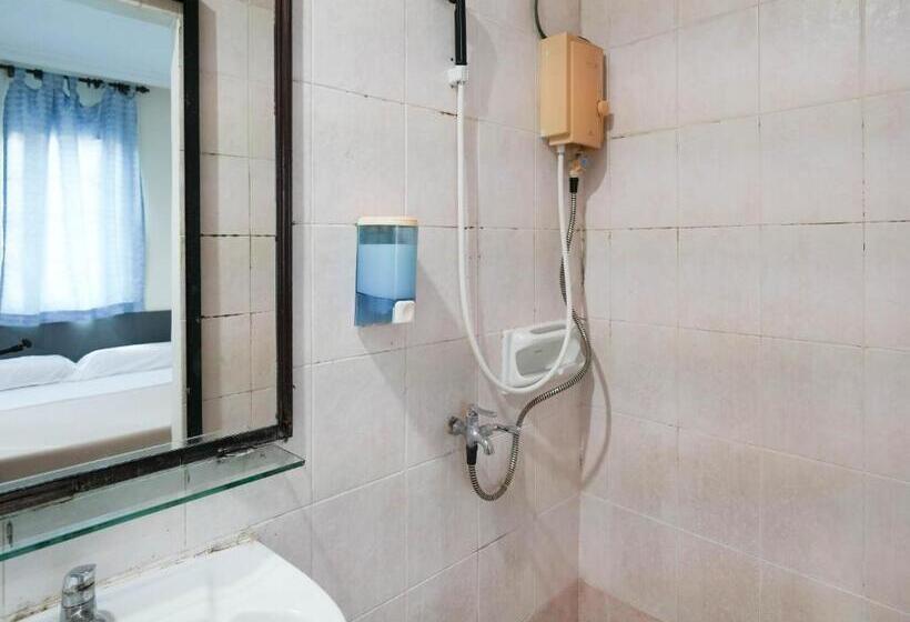 اتاق لوکس, Amrise Hotel, Check In At 10pm, Check Out At 9am