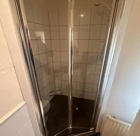 Standard-huone Jaettu Kylpyhuone, Moor Park Apartments