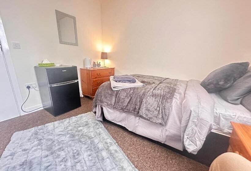 חדר סטנדרט חדר אמבטיה משותף, Moor Park Apartments