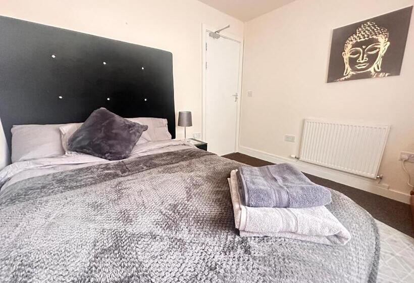 חדר סטנדרט חדר אמבטיה משותף, Moor Park Apartments