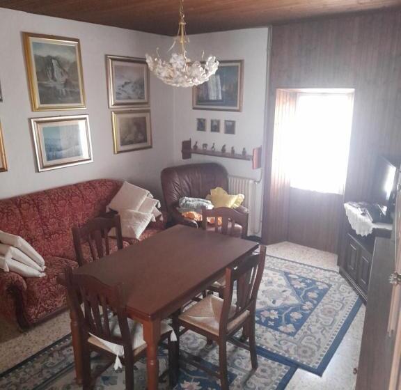 غرفة قياسية, Nonna Anita